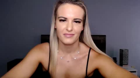 Amber online show from April 8, 2:41 pm