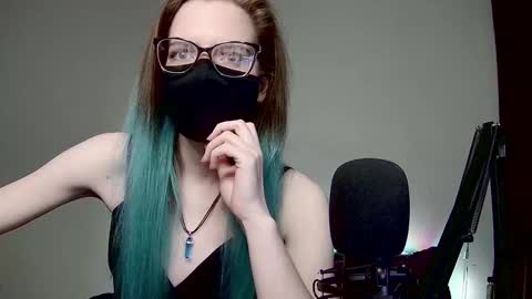 Amber non-nude model online show from February 1, 11:58 pm