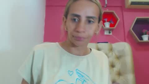 Amber Moore online show from February 15, 7:35 pm