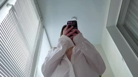    i am here online show from April 22, 3:31 pm