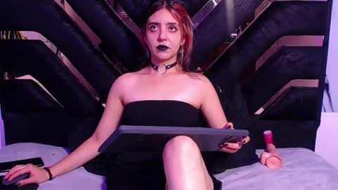 amber online show from April 30, 2:55 pm