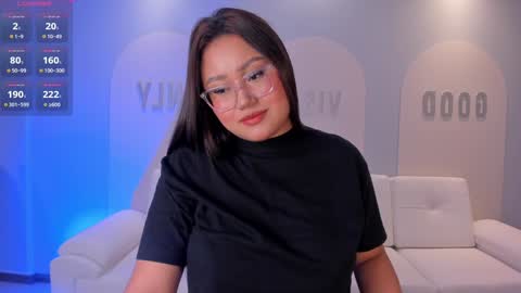 Snapshot of amberlewis_ chatting on February 8, 3:30 am Amber online show from February 8, 3:30 am