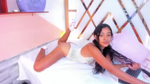 Amber online show from February 18, 6:39 pm