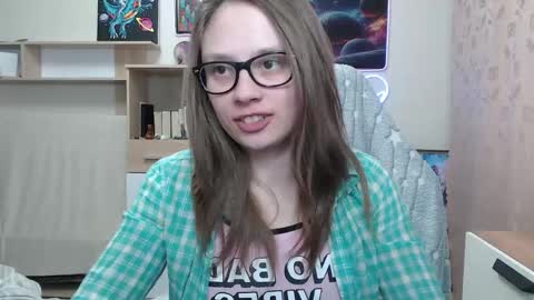 Amber online show from April 19, 2:17 pm