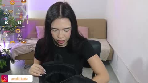 Snapshot of ameelia_tay chatting on October 22, 11:37 am AMELIA online show from October 22, 11:37 am