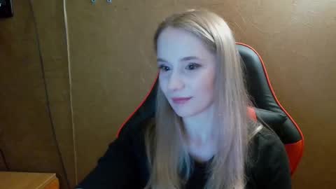 Amelia  online show from May 26, 7:02 pm