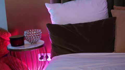 Amelia online show from November 13, 8:13 am