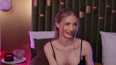 Amelia online show from March 3, 6:47 pm