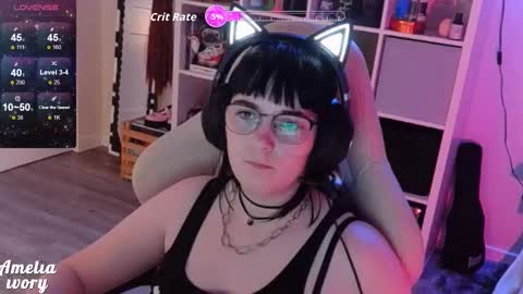 Snapshot of ameliaivory chatting on October 4, 5:35 am ameliaivory online show from October 4, 5:35 am