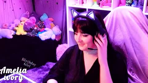 Snapshot of ameliaivory chatting on February 25, 4:14 am ameliaivory online show from February 25, 4:14 am