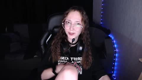 Amelia online show from October 7, 9:30 pm