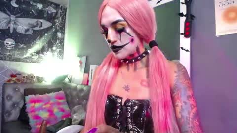 AMELIEROUS .. see you tomorrow  kisses online show from April 18, 2:58 am