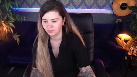 amellymillyy online show from November 24, 10:45 pm