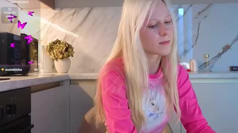  MY NAME IS AMILI WELCOME TO MY ROOM online show from October 13, 11:02 am