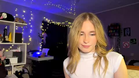 Amily online show from April 16, 9:39 pm