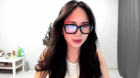 Amina online show from February 6, 5:49 pm