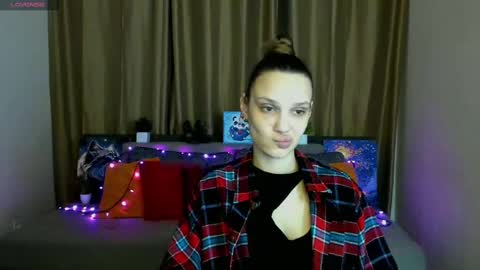 Amina online show from February 3, 1:51 pm