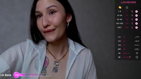 Snapshot of aminegulse chatting on October 12, 11:29 pm Camilla online show from October 12, 11:29 pm