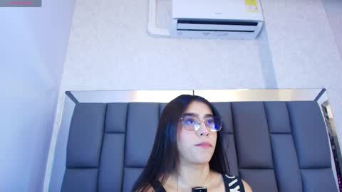 amy__wats0n online show from April 6, 7:04 pm