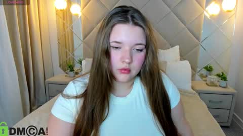 Snapshot of amy__wood chatting on October 20, 9:12 am AmyGMT 2 Mon-Sun 0300am-0900am online show from October 20, 9:12 am