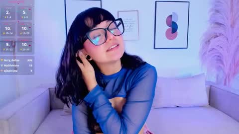 Snapshot of amy_lit chatting on October 5, 12:15 am Hello I am Allison Welcome to my room and let is have a good time together whith me online show from October 5, 12:15 am