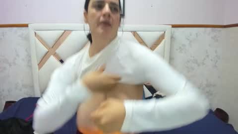 amy_walls7 online show from March 25, 11:46 am