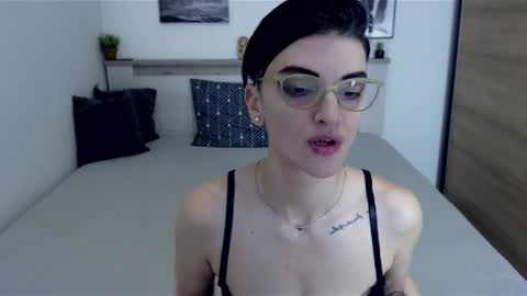 Snapshot of amylexy chatting on January 11, 9:47 am Hi there guys  My pleasure in your hands  pvt is open online show from January 11, 9:47 am