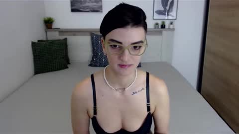 Snapshot of amylexy chatting on December 6, 12:05 pm Hi there guys  My pleasure in your hands  pvt is open online show from December 6, 12:05 pm