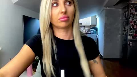 amyroberta92 online show from October 29, 8:40 am