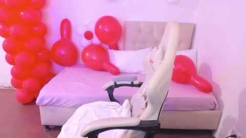 Im anna but you can call me as you want online show from March 16, 11:41 pm