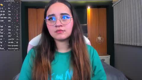 Snapshot of ana_taylor2 chatting on December 14, 8:18 pm Ana online show from December 14, 8:18 pm