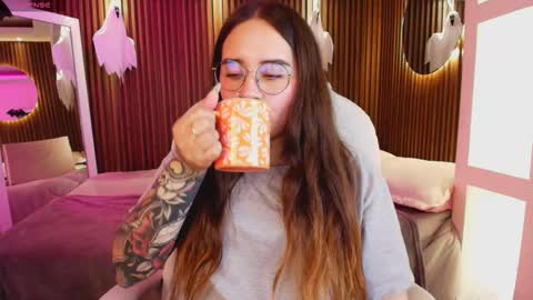 Snapshot of ana_taylor2 chatting on October 8, 7:51 pm Ana online show from October 8, 7:51 pm