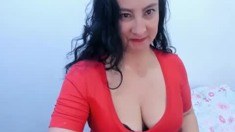 anamaria288 online show from December 15, 8:30 am