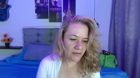 andreea_xx online show from February 15, 1:43 pm