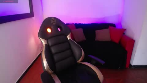 Snapshot of androm3da_ chatting on September 9, 7:46 pm androm3da_ online show from September 9, 7:46 pm