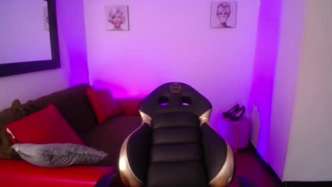 Snapshot of androm3da_ chatting on September 20, 7:56 pm androm3da_ online show from September 20, 7:56 pm