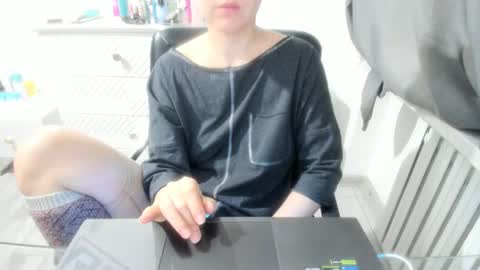 angel_lee__ online show from February 12, 4:44 pm