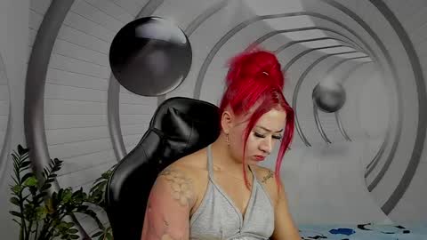 Snapshot of angel_martins chatting on December 18, 8:57 pm Angel online show from December 18, 8:57 pm