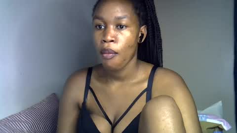angel_mia5 online show from June 16, 4:35 am