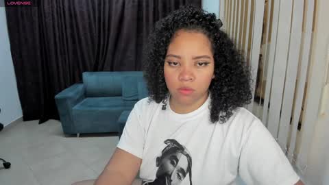 Snapshot of angelacoffee chatting on December 14, 3:17 am Angela online show from December 14, 3:17 am