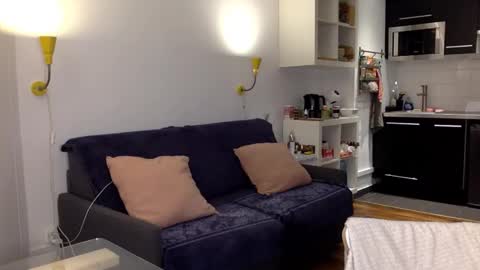 Angela online show from February 9, 4:09 pm