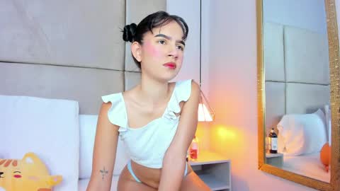 angelag_ online show from April 20, 8:01 pm