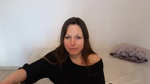 Giulia online show from February 22, 2:07 pm