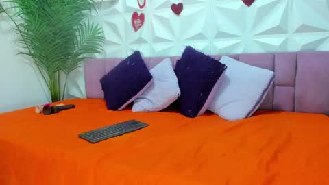 anggie online show from April 8, 11:12 am