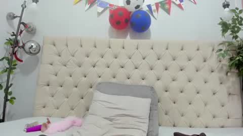 anggie online show from June 27, 12:22 pm