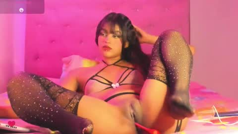 aniaross18 online show from February 1, 8:57 am