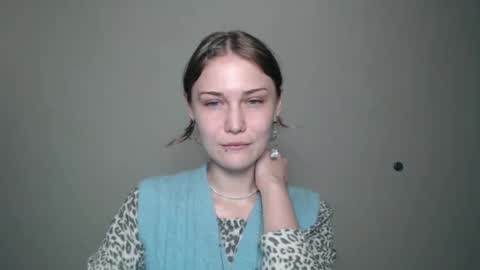 Snapshot of anisiaaa_lovesyou chatting on October 23, 6:36 pm Anisia online show from October 23, 6:36 pm
