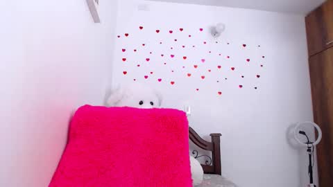 Snapshot of anisston_boods1 chatting on February 24, 6:03 am ana independent model online show from February 24, 6:03 am