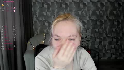 Anna online show from December 22, 9:12 am