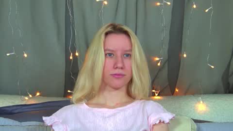 Anna online show from November 30, 6:17 am